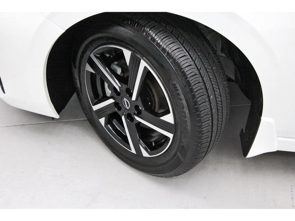 Certified 2025 Nissan Sentra SV FWD image 28