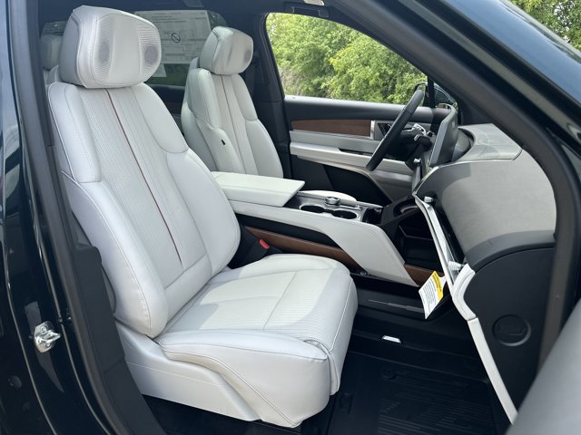 New 2026 Cadillac Vistiq Luxury w/ LPO, Floor Liner Package image 38