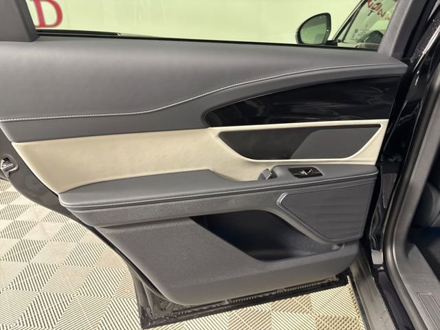 New 2025 Lincoln Nautilus Premier image 18