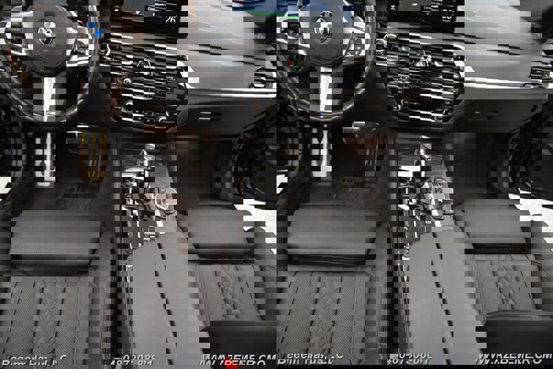 Used 2023 BMW 540i w/ M Sport Package image 17