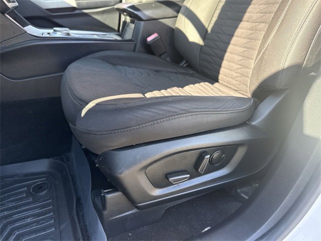 Used 2020 Ford Explorer XLT image 12