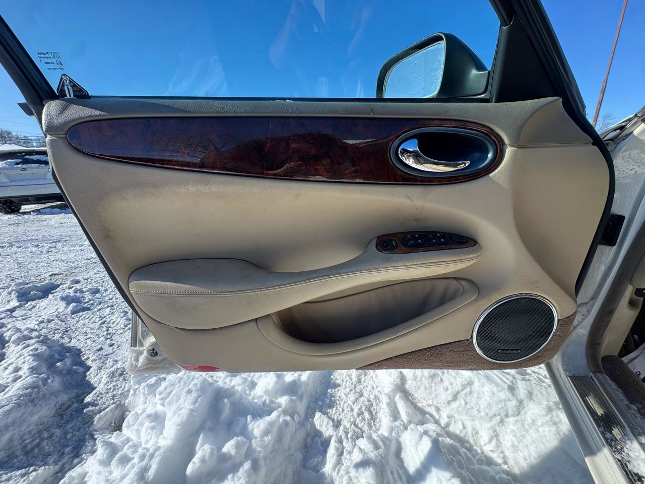 Used 2003 Jaguar XJ8 image 12