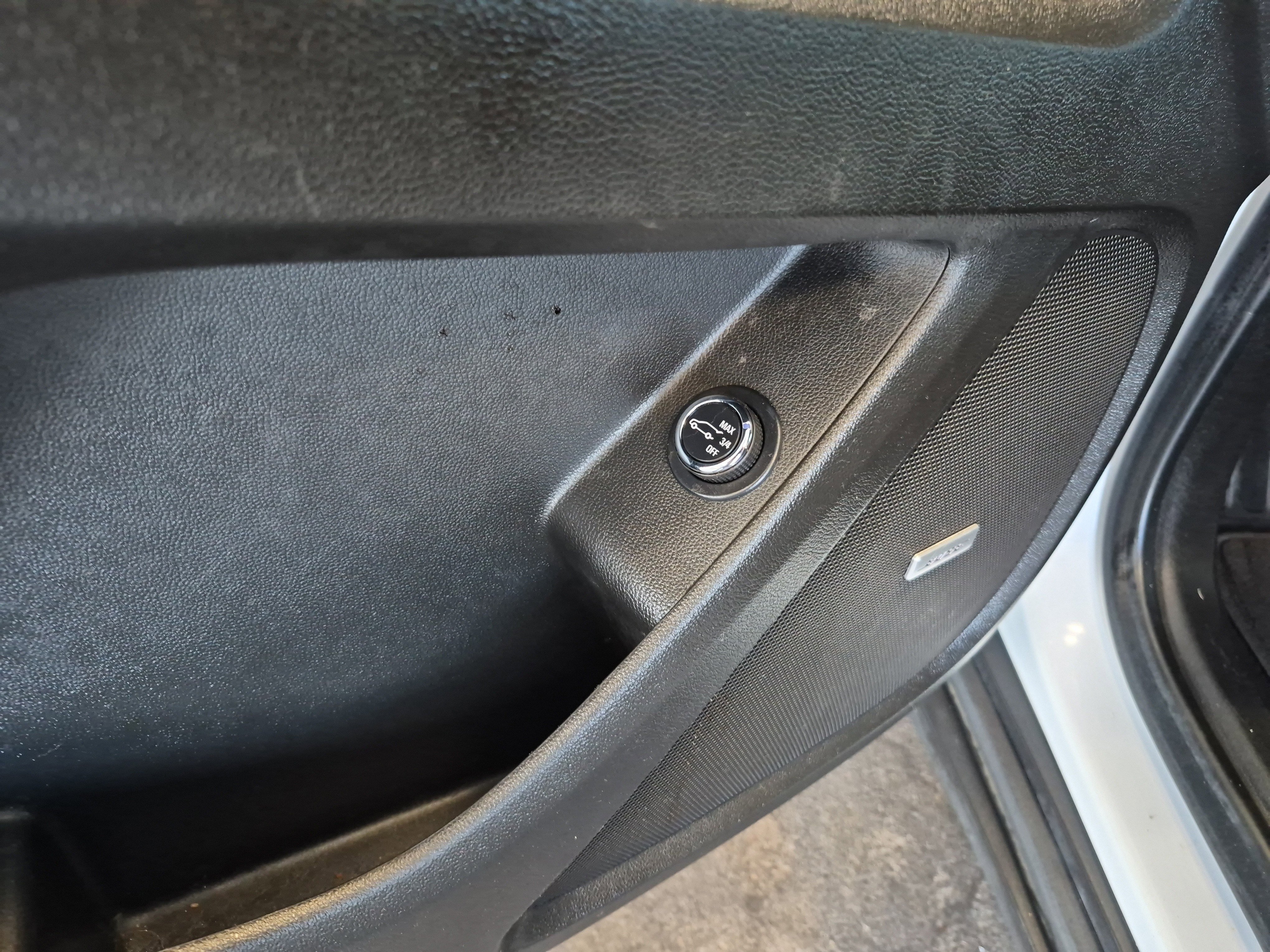 Used 2023 Chevrolet Traverse RS image 11