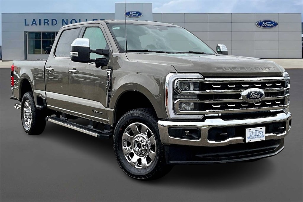 New 2026 Ford F250 Lariat w/ Chrome Package image 2