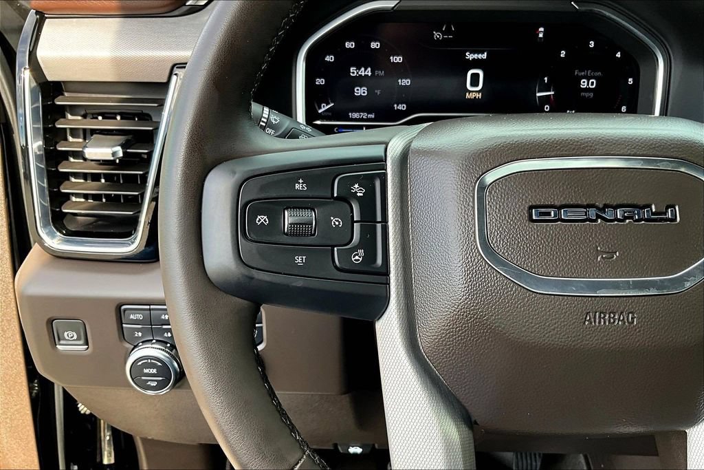 Used 2024 GMC Sierra 2500 Denali w/ Denali Reserve Package AWD/4WD image 14
