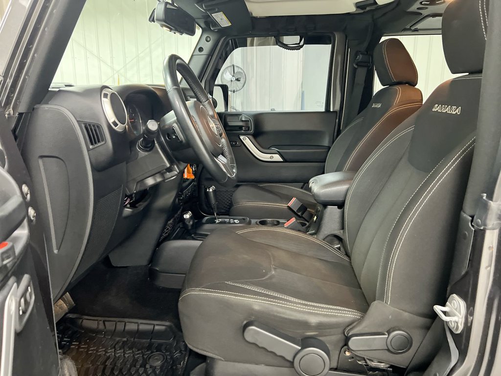 Used 2017 Jeep Wrangler Sahara w/ Trailer Tow Group AWD/4WD image 18