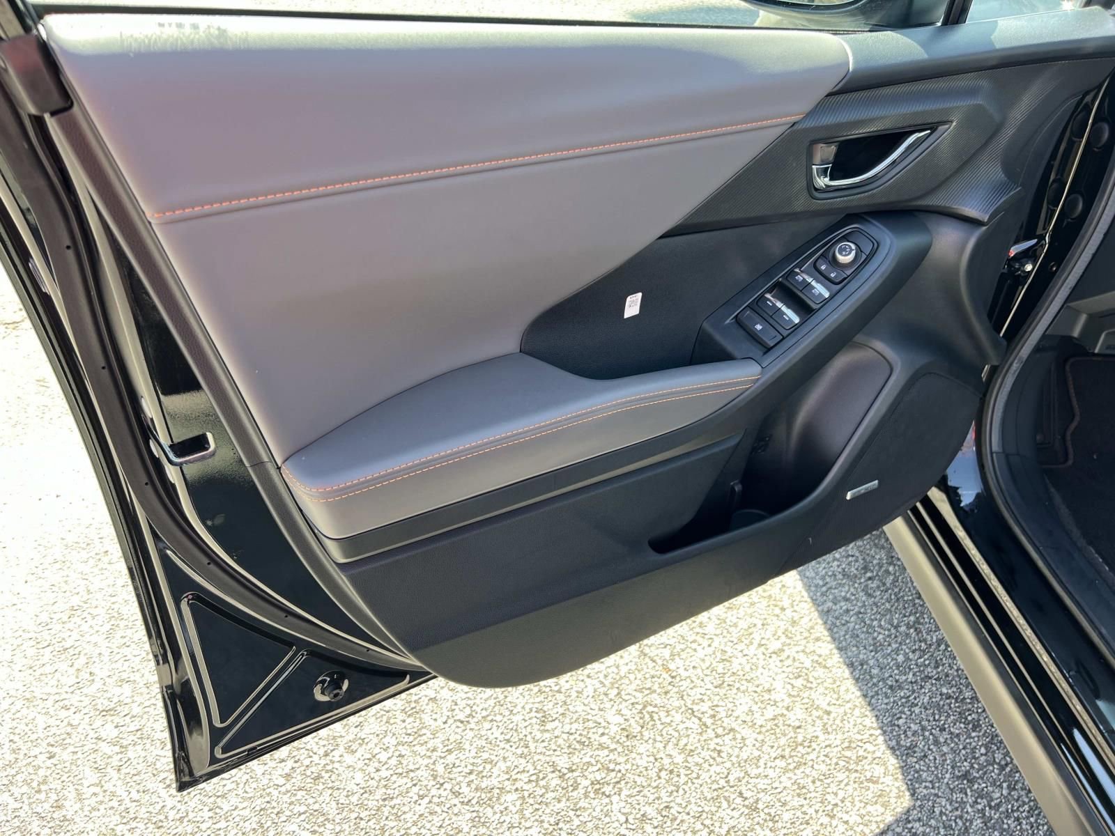 Certified 2025 Subaru Crosstrek 2.5i Limited w/ Popular Package #4A AWD/4WD image 10