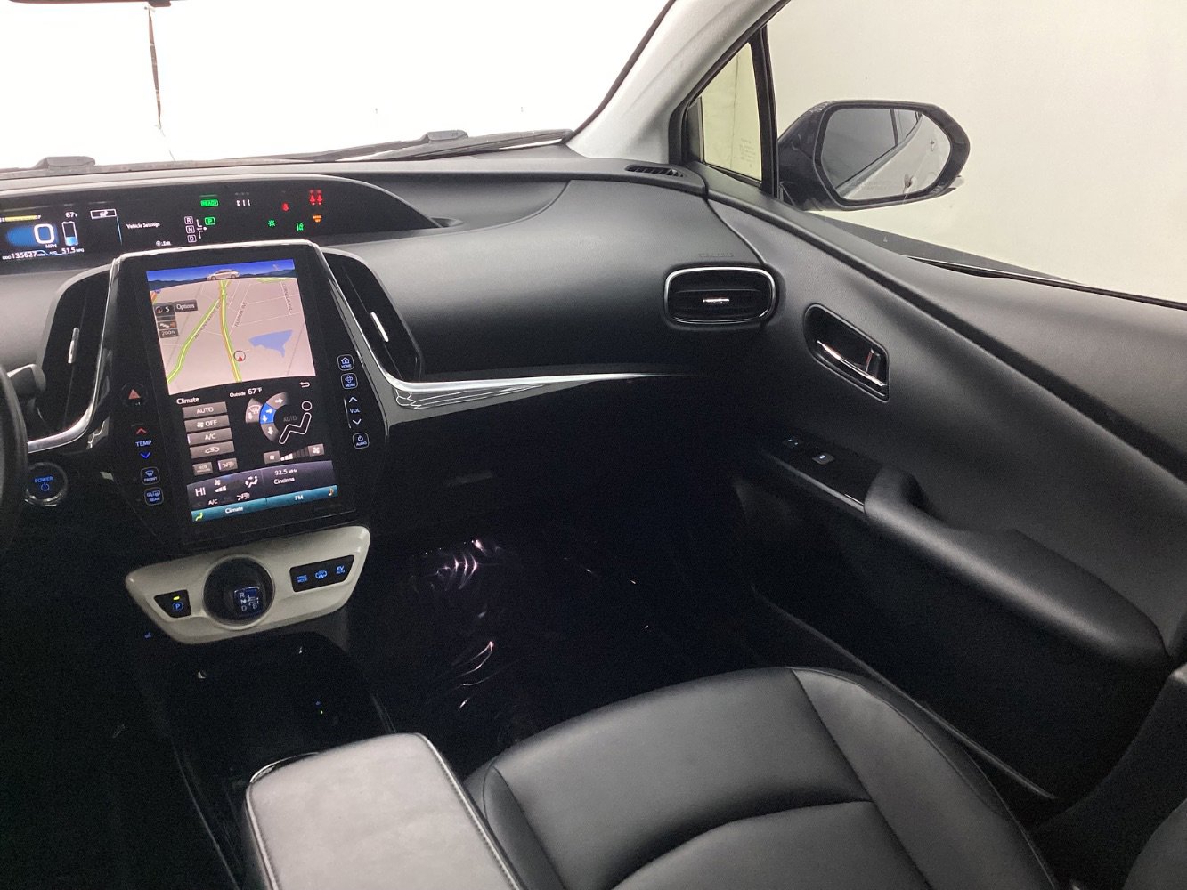 Used 2017 Toyota Prius Prime Premium w/ Carpet Mat Package image 27