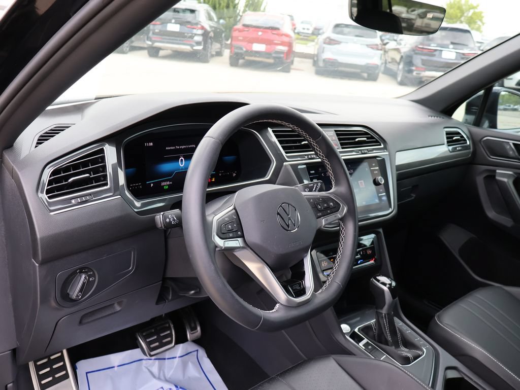 Certified 2023 Volkswagen Tiguan SE R-Line FWD image 21