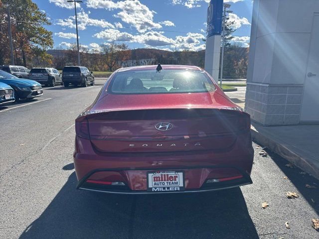 Used 2023 Hyundai Sonata SE w/ Cargo Package image 4