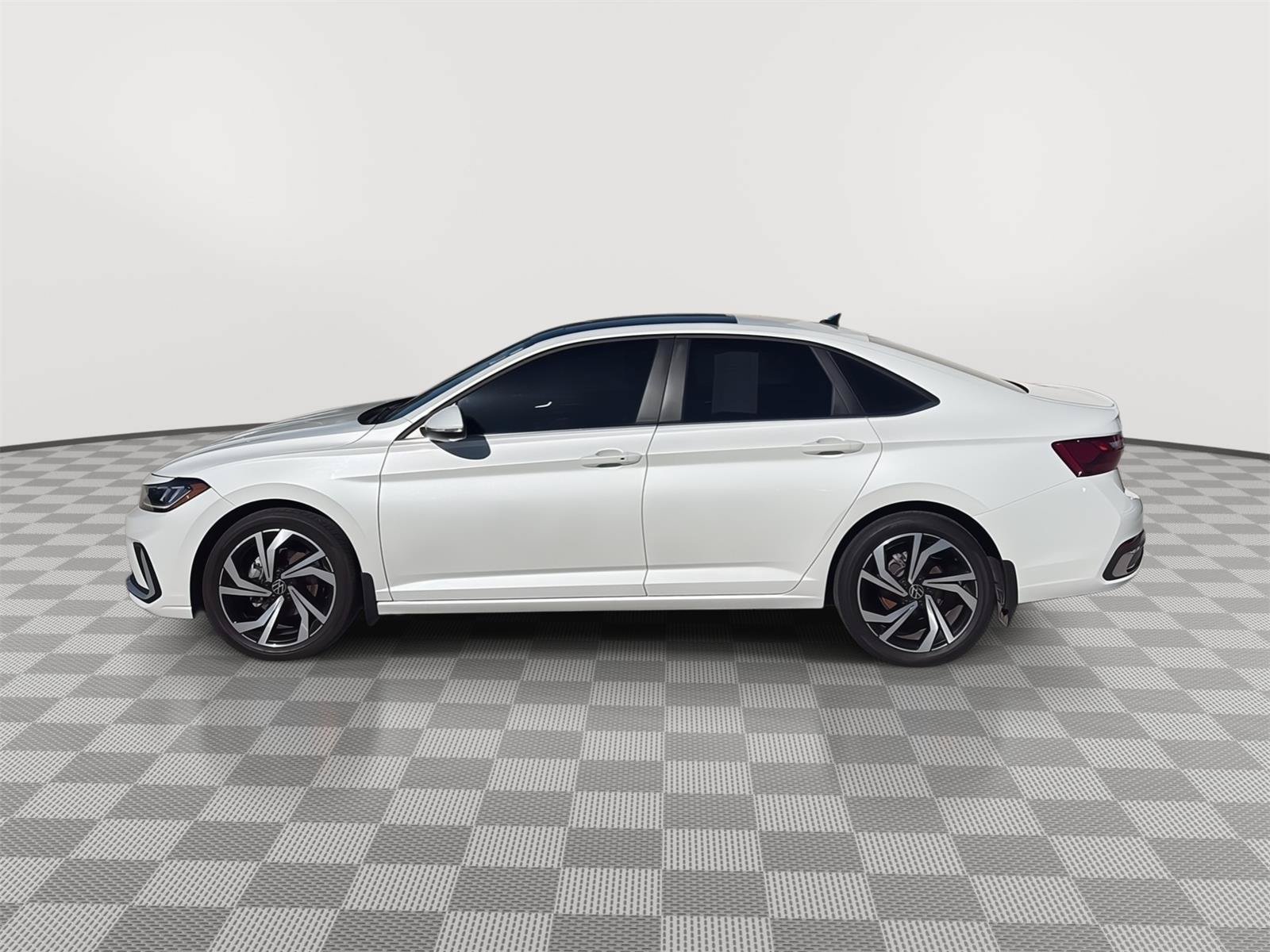 Used 2025 Volkswagen Jetta SEL FWD image 6