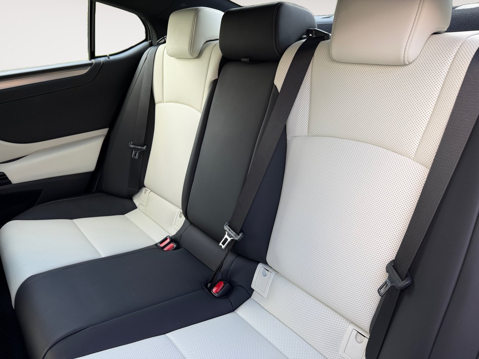 Used 2024 Lexus ES 350 F Sport w/ Technology Package FWD image 16