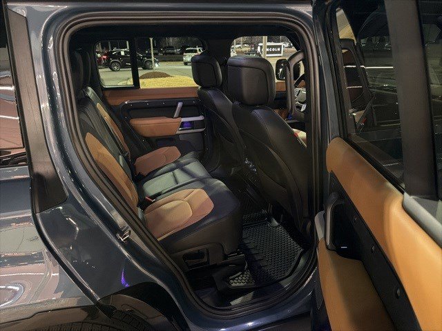 Used 2024 Land Rover Defender 110 X-Dynamic SE image 29