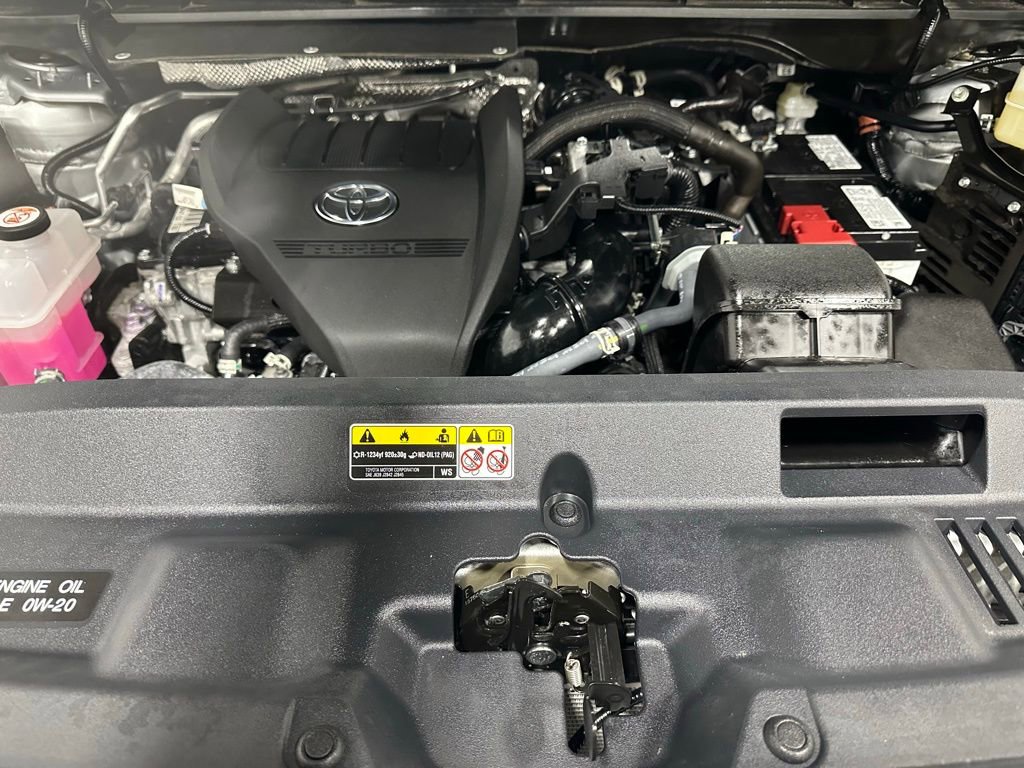 Used 2025 Toyota Highlander XLE AWD/4WD image 73