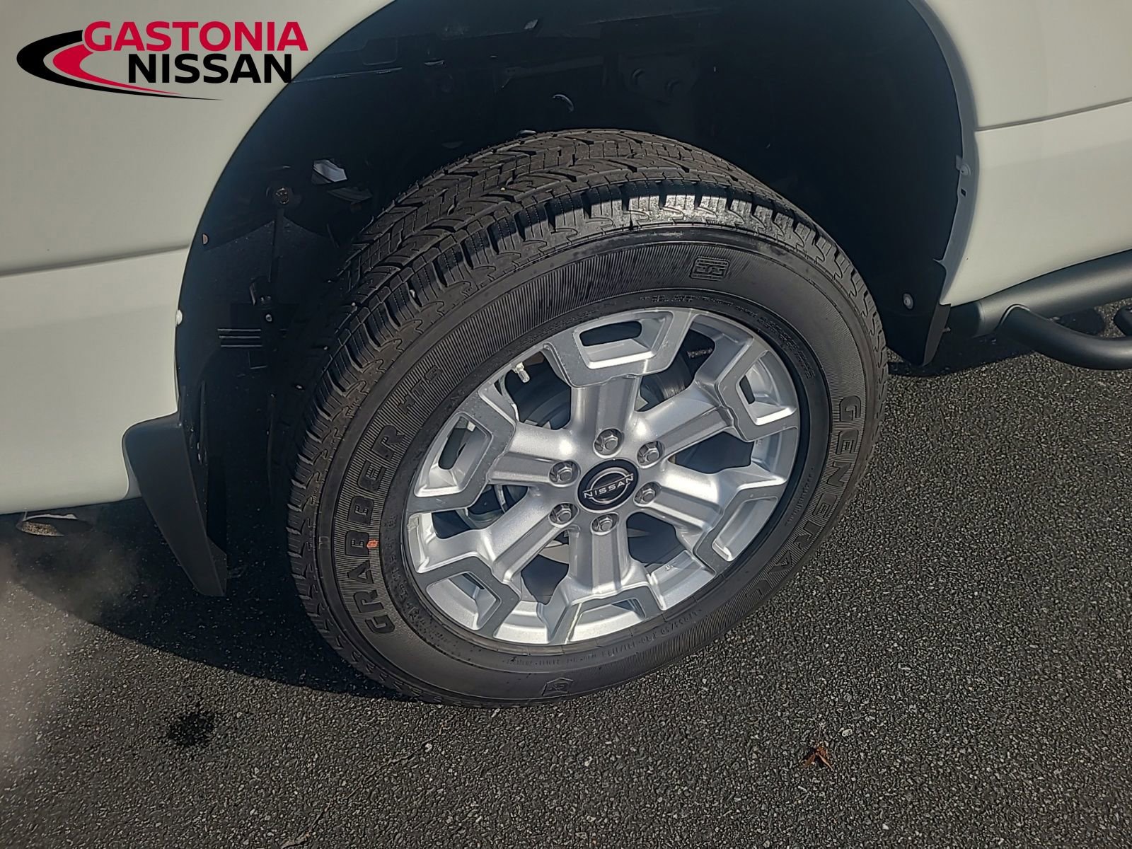 Used 2024 Nissan Titan SV w/ SV Convenience Package image 19