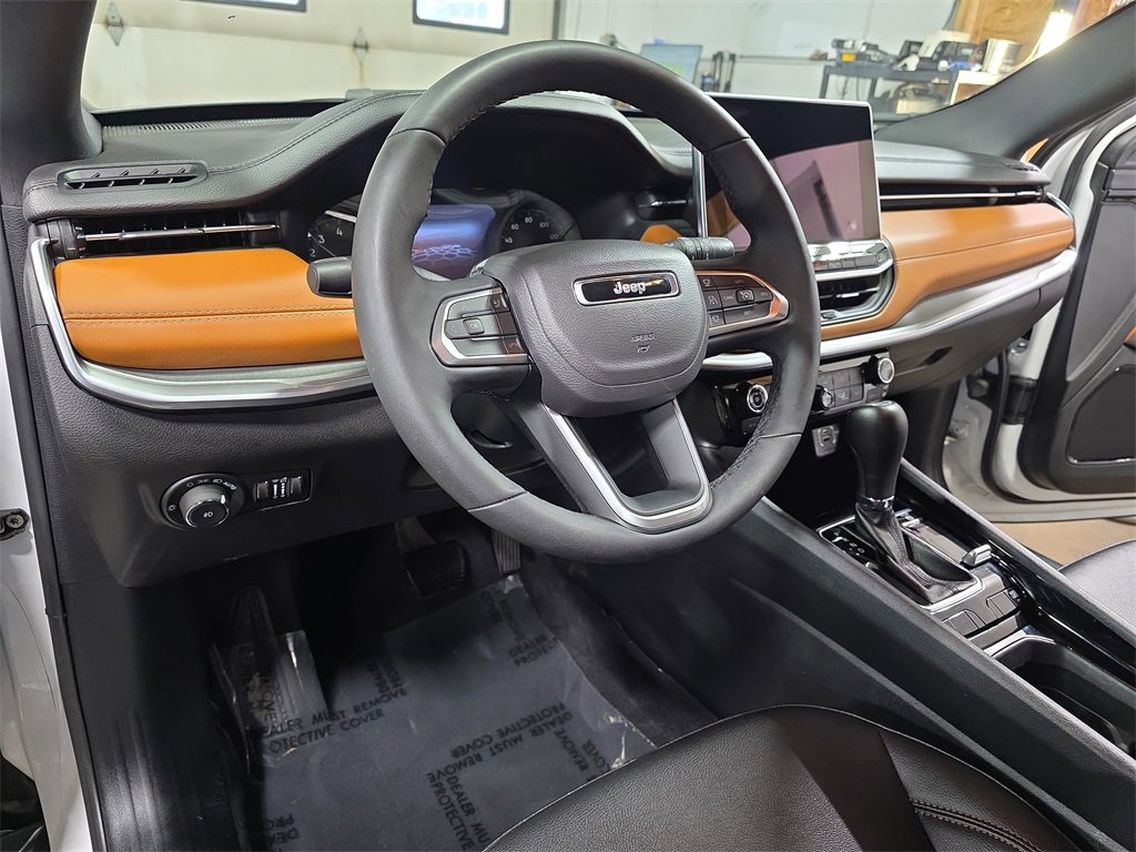 Used 2024 Jeep Compass Limited image 15