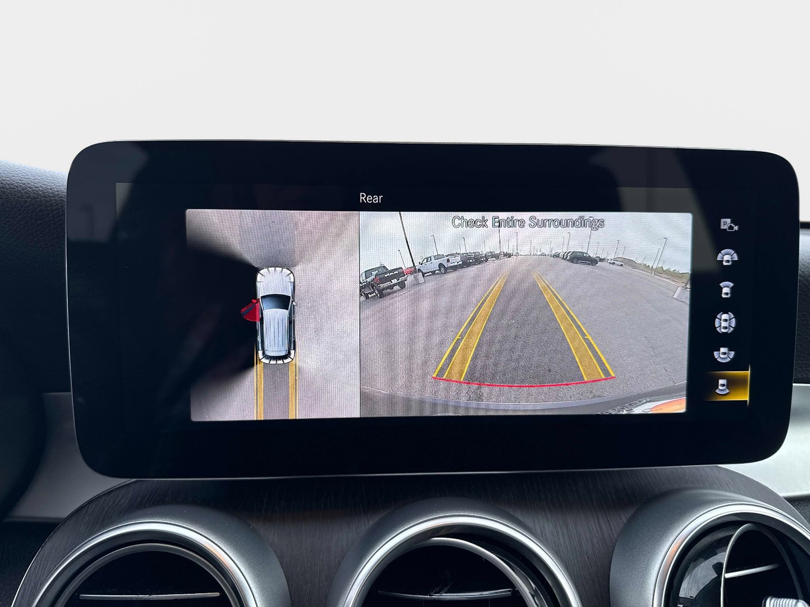 Used 2021 Mercedes-Benz GLC 300 4MATIC image 25