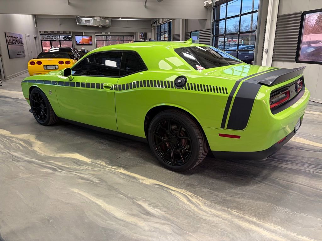 Used 2015 Dodge Challenger R/T Scat Pack w/ Scat Pack Appearance Package RWD image 33
