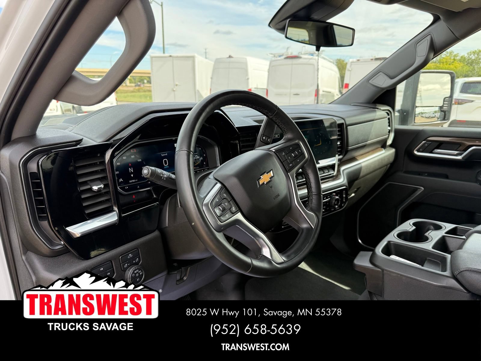 Used 2025 Chevrolet Silverado 2500 LT w/ Convenience Package AWD/4WD image 4