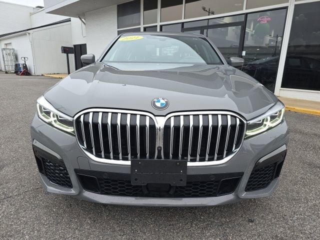Used 2021 BMW 750i xDrive w/ M Sport Package image 4