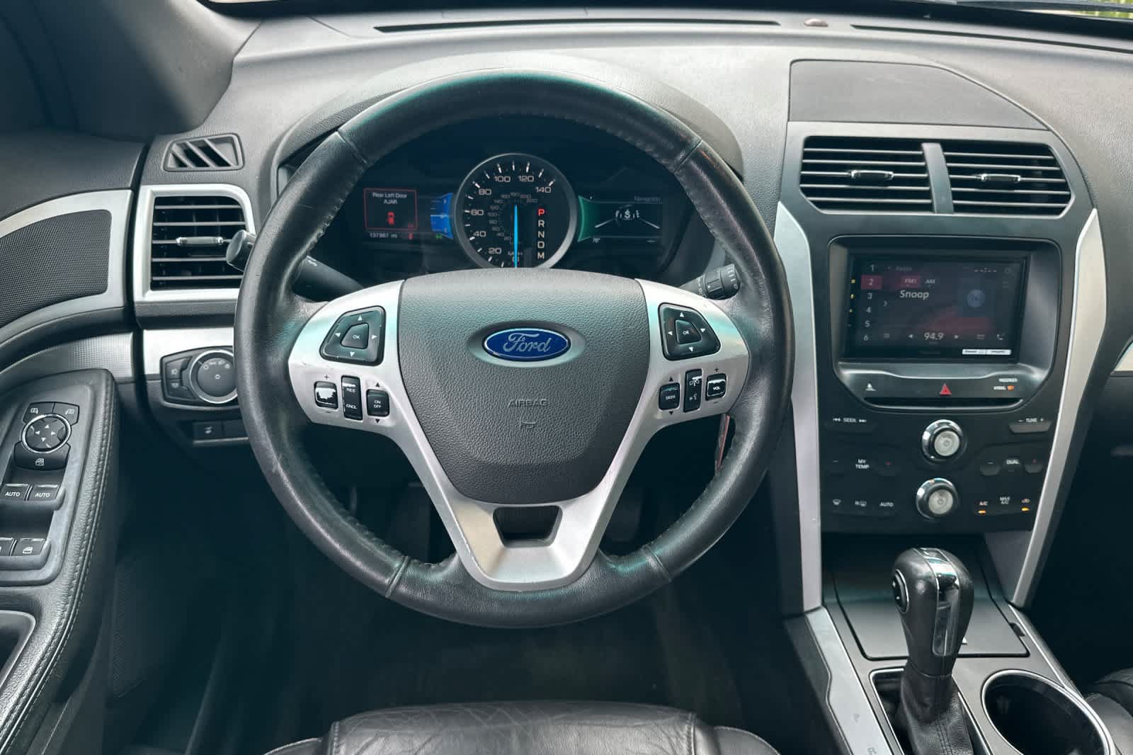 Used 2015 Ford Explorer XLT w/ Equipment Group 202B FWD image 14