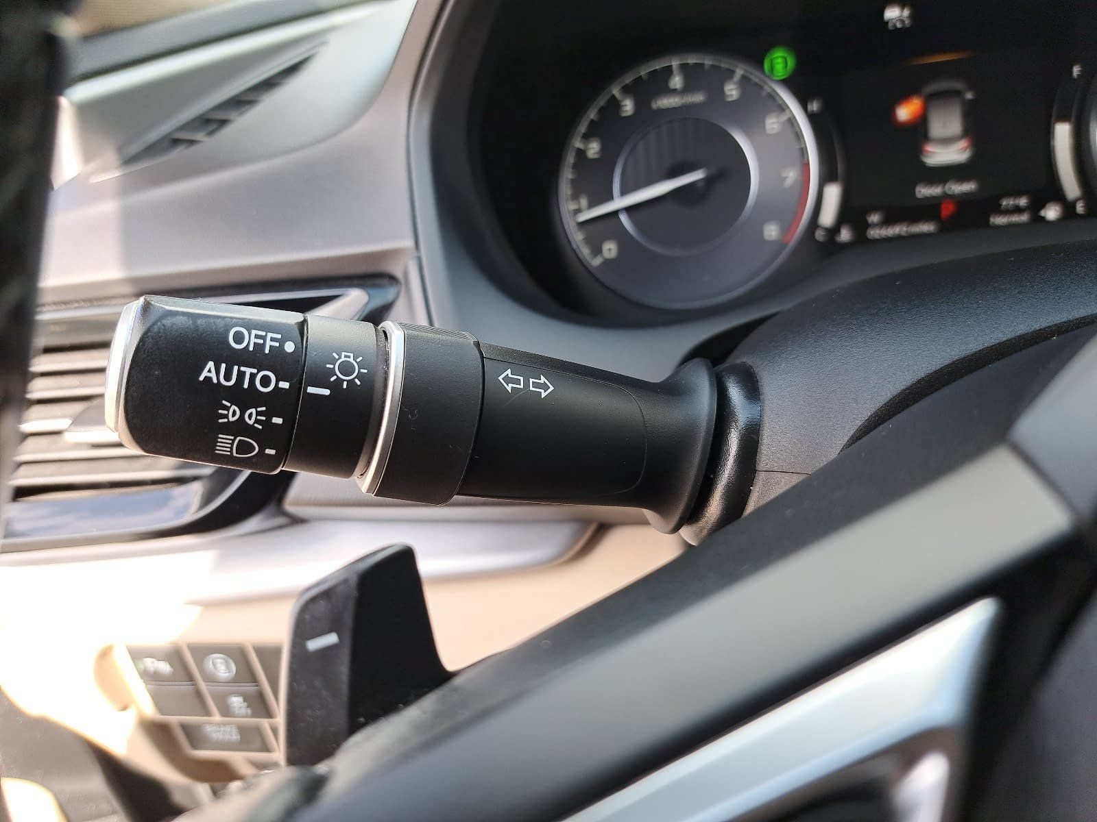 Used 2023 Acura RDX w/ Technology Package FWD image 28