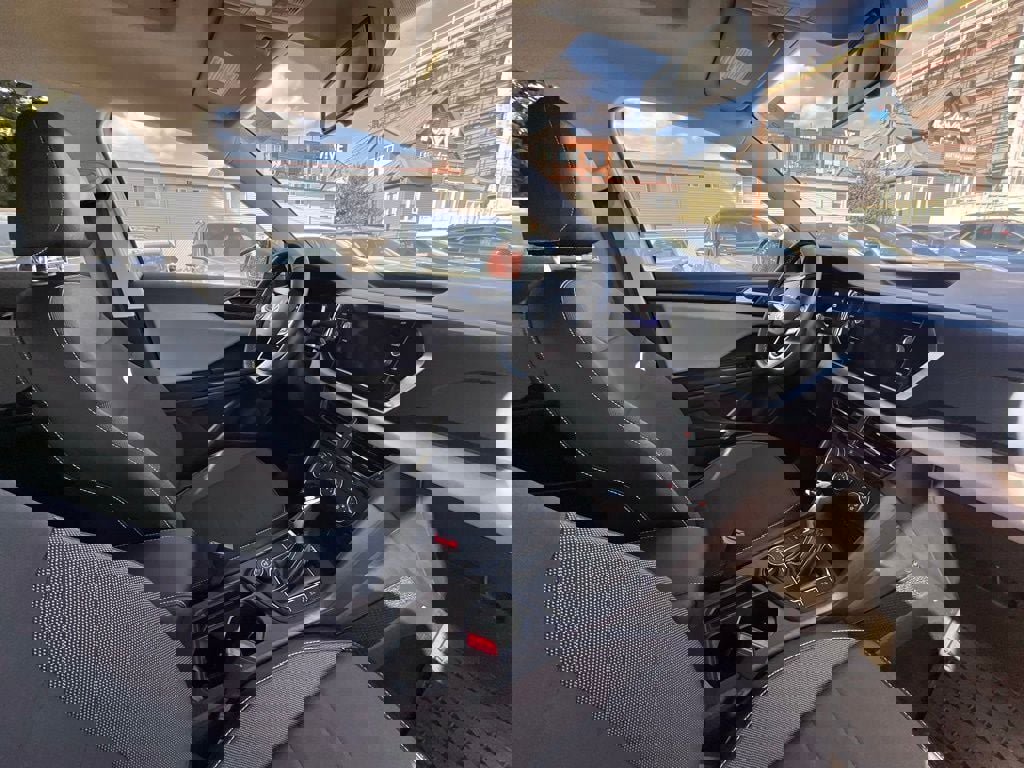 Certified 2022 Volkswagen Taos SE image 18