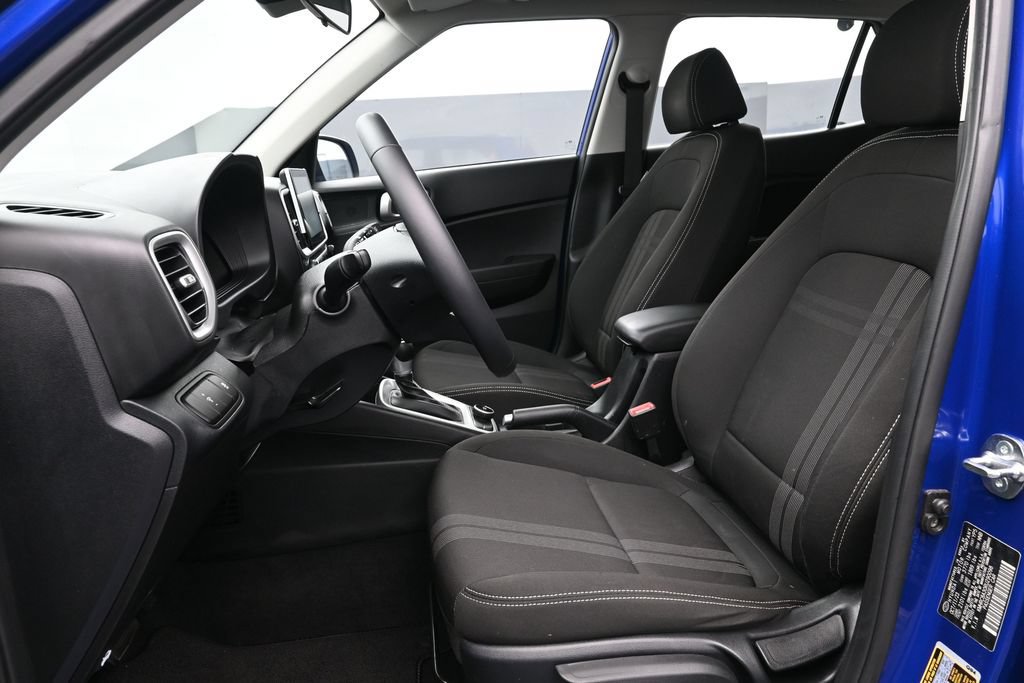 Certified 2024 Hyundai Venue SEL FWD image 11