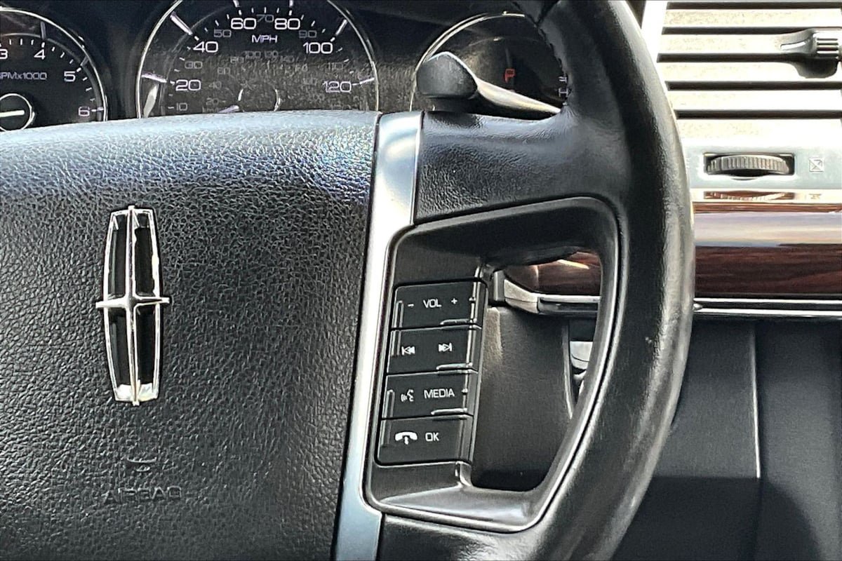 Used 2010 Lincoln MKS FWD image 12