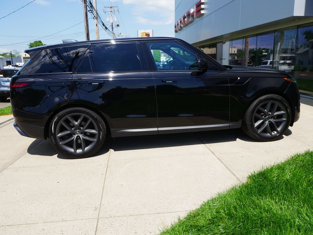 Used 2024 Land Rover Range Rover Sport SE AWD/4WD image 8