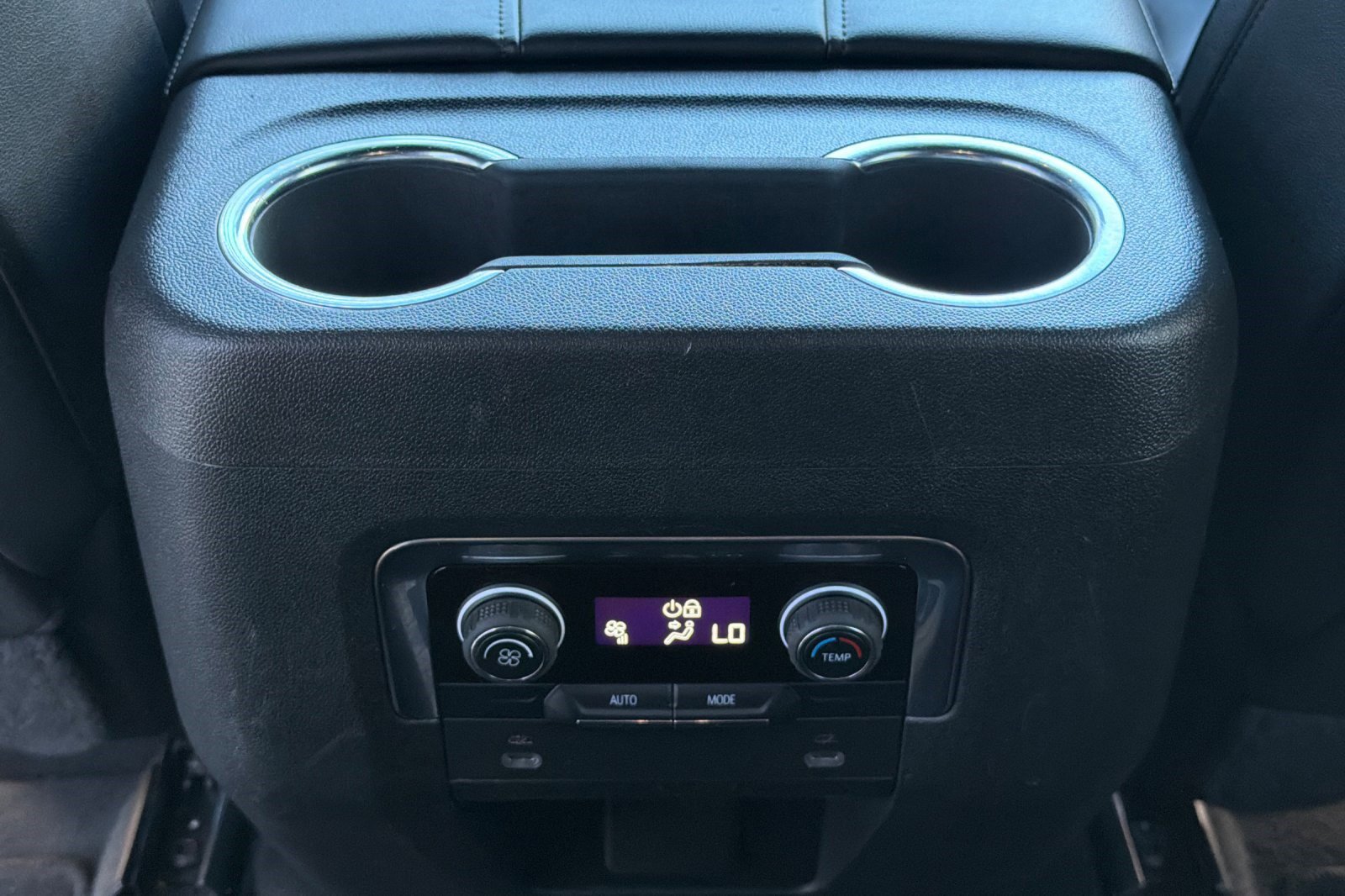 Used 2022 Chevrolet Tahoe LT image 16