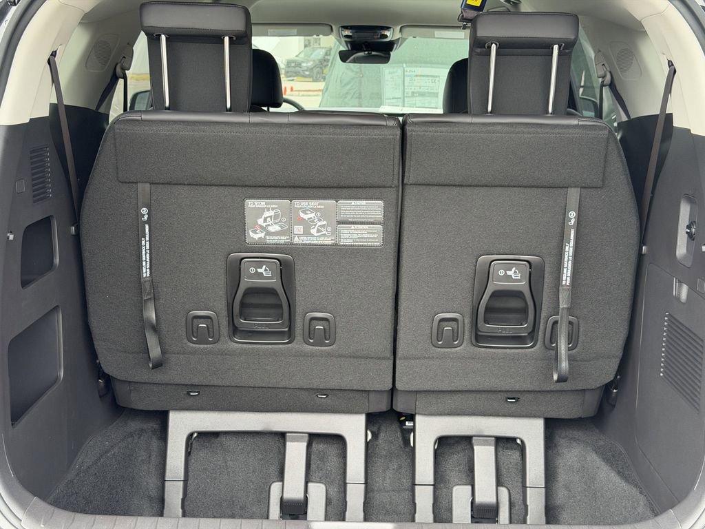 New 2026 Kia Carnival LXS image 9