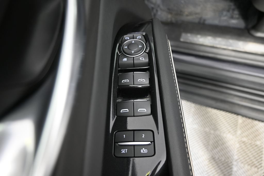 Used 2024 Cadillac Escalade ESV Luxury w/ LPO, Floor Liner Package AWD/4WD image 20