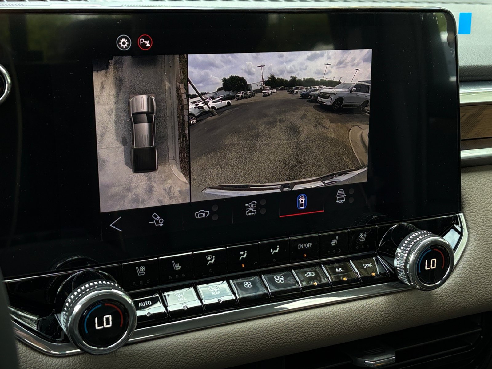 New 2026 GMC Canyon Denali AWD/4WD image 15