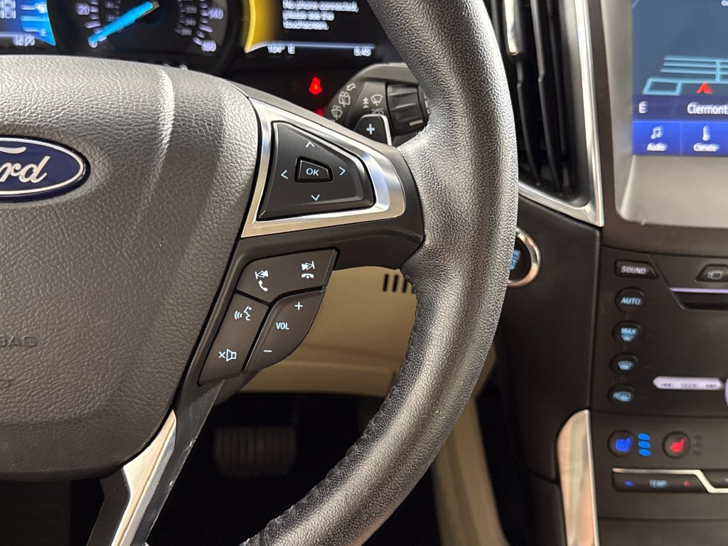 Used 2019 Ford Edge Titanium w/ Equipment Group 301A AWD/4WD image 16
