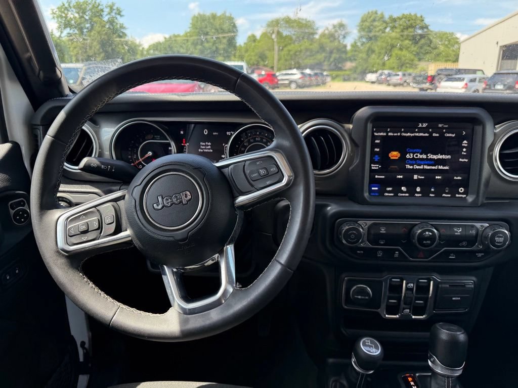Used 2023 Jeep Wrangler Unlimited Sahara AWD/4WD image 41
