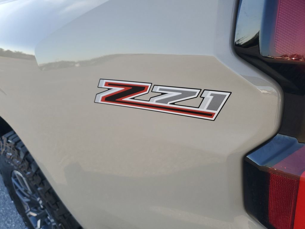 Used 2023 Chevrolet Colorado Z71 w/ Z71 Convenience Package 2 image 41