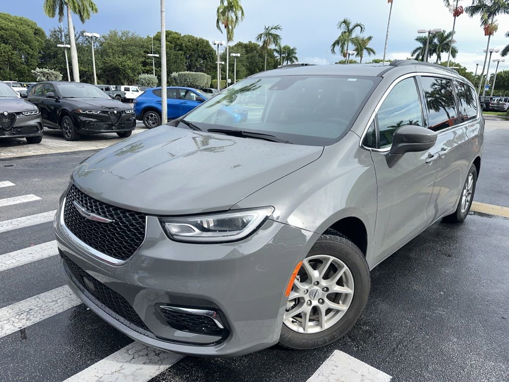 Used 2022 Chrysler Pacifica Touring-L