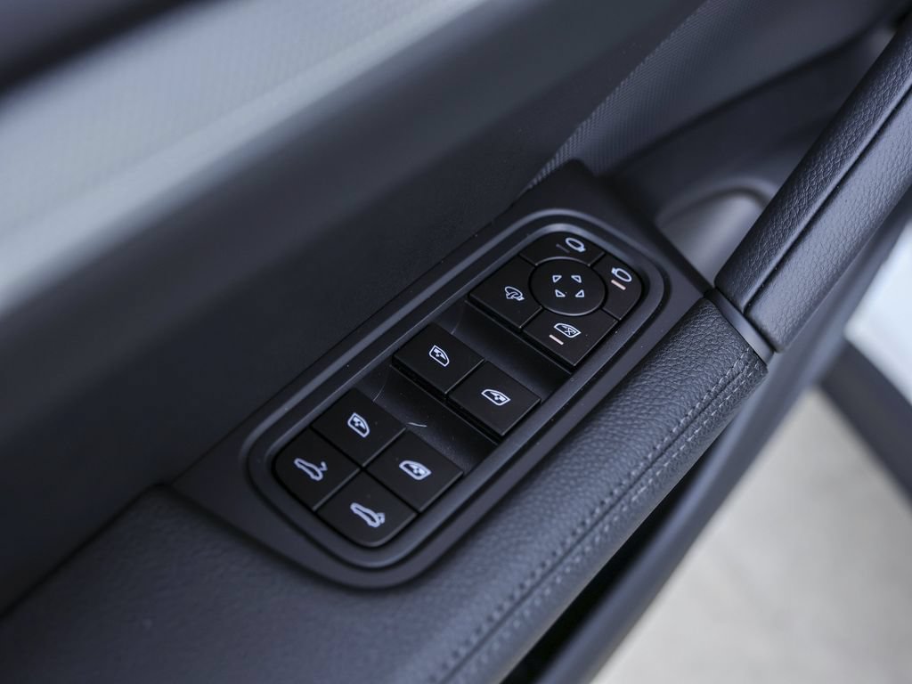 Certified 2026 Porsche Cayenne Coupe AWD/4WD image 30