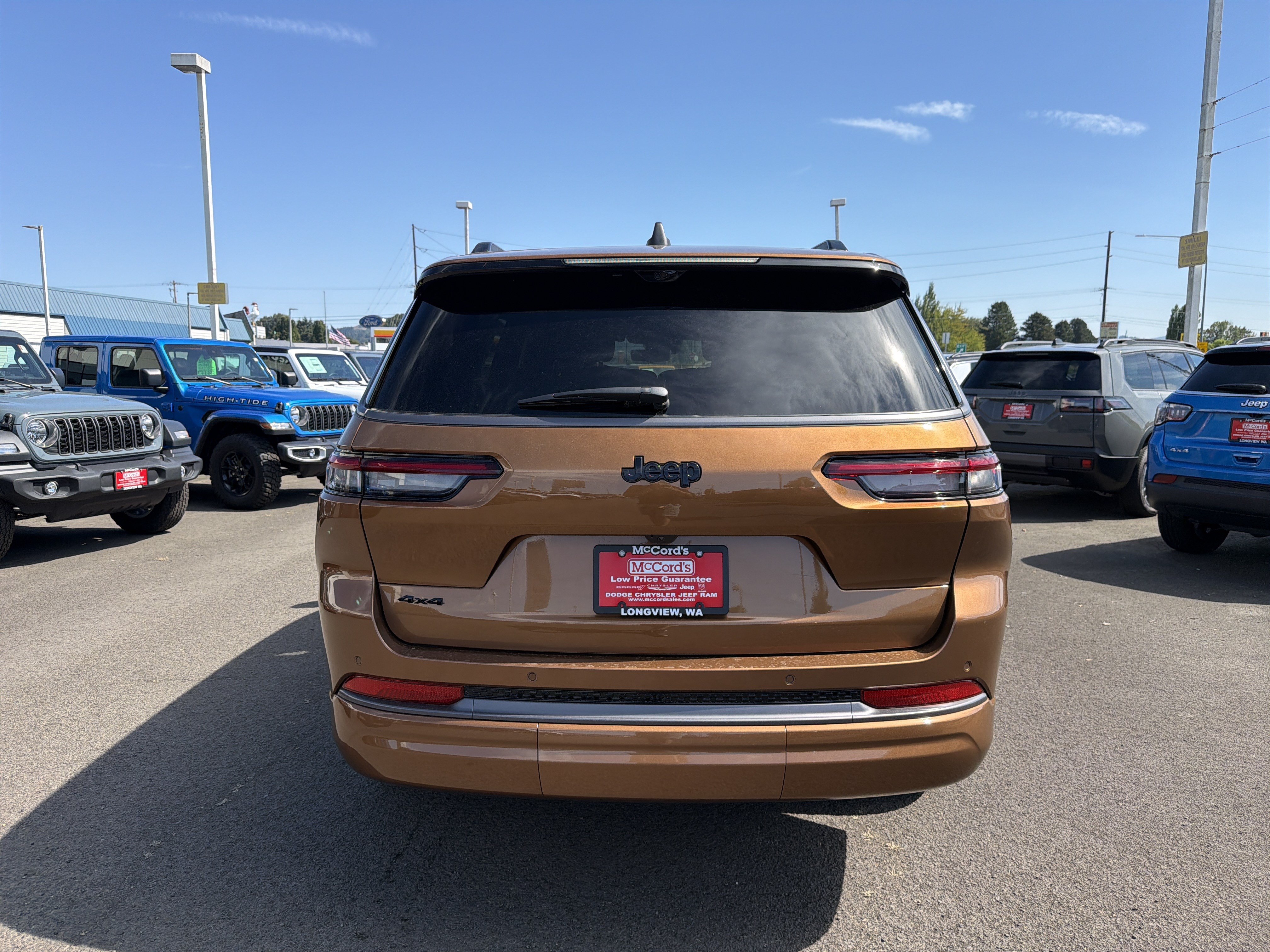 New 2026 Jeep Grand Cherokee L Limited AWD/4WD image 3