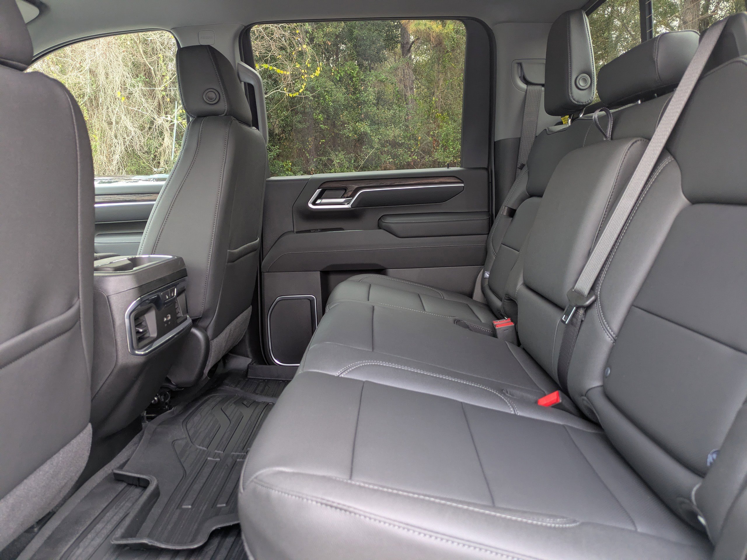 New 2026 GMC Sierra 2500 SLT image 14
