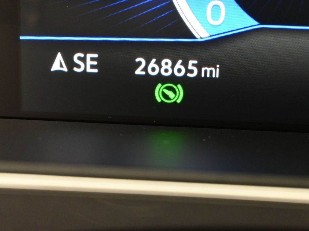 Used 2023 Volkswagen Tiguan SE image 31