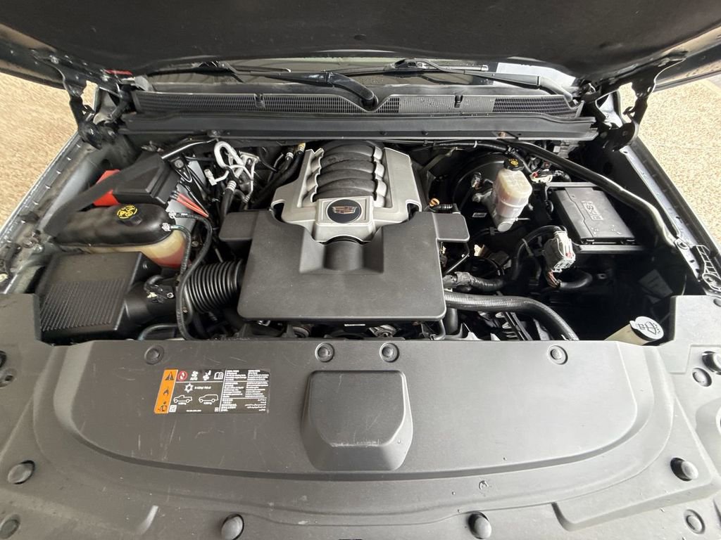 Certified 2020 Cadillac Escalade Luxury w/ Escalade Sport Edition image 30