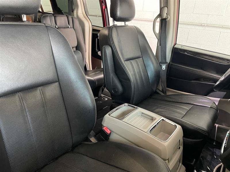 Used 2015 Chrysler Town & Country Touring-L w/ Driver Convenience Group FWD image 81