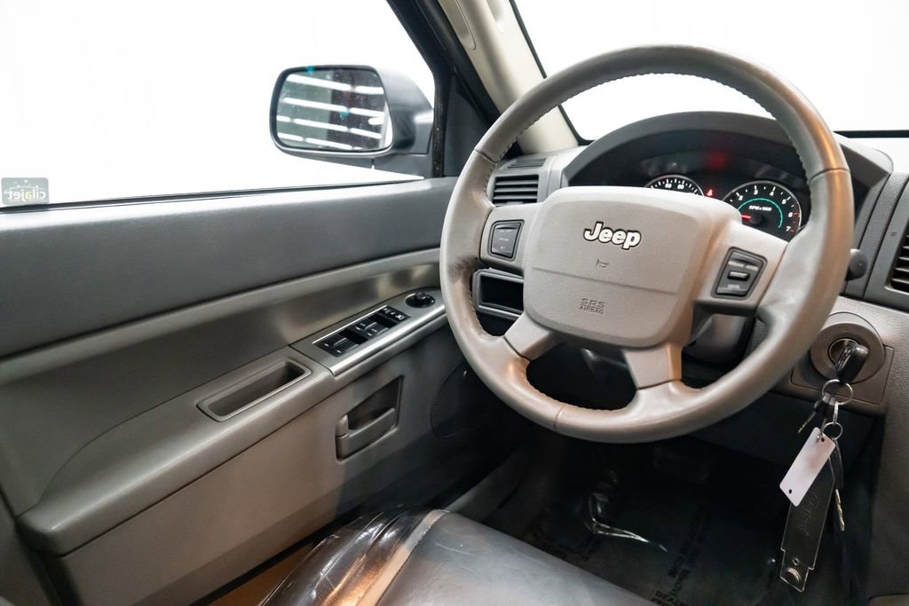 Used 2007 Jeep Grand Cherokee Laredo AWD/4WD image 11
