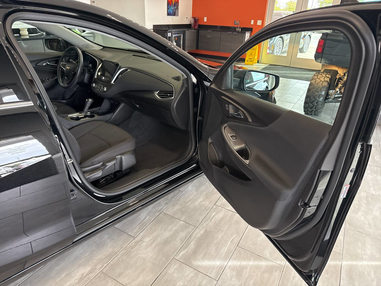 Used 2019 Chevrolet Malibu LS image 31