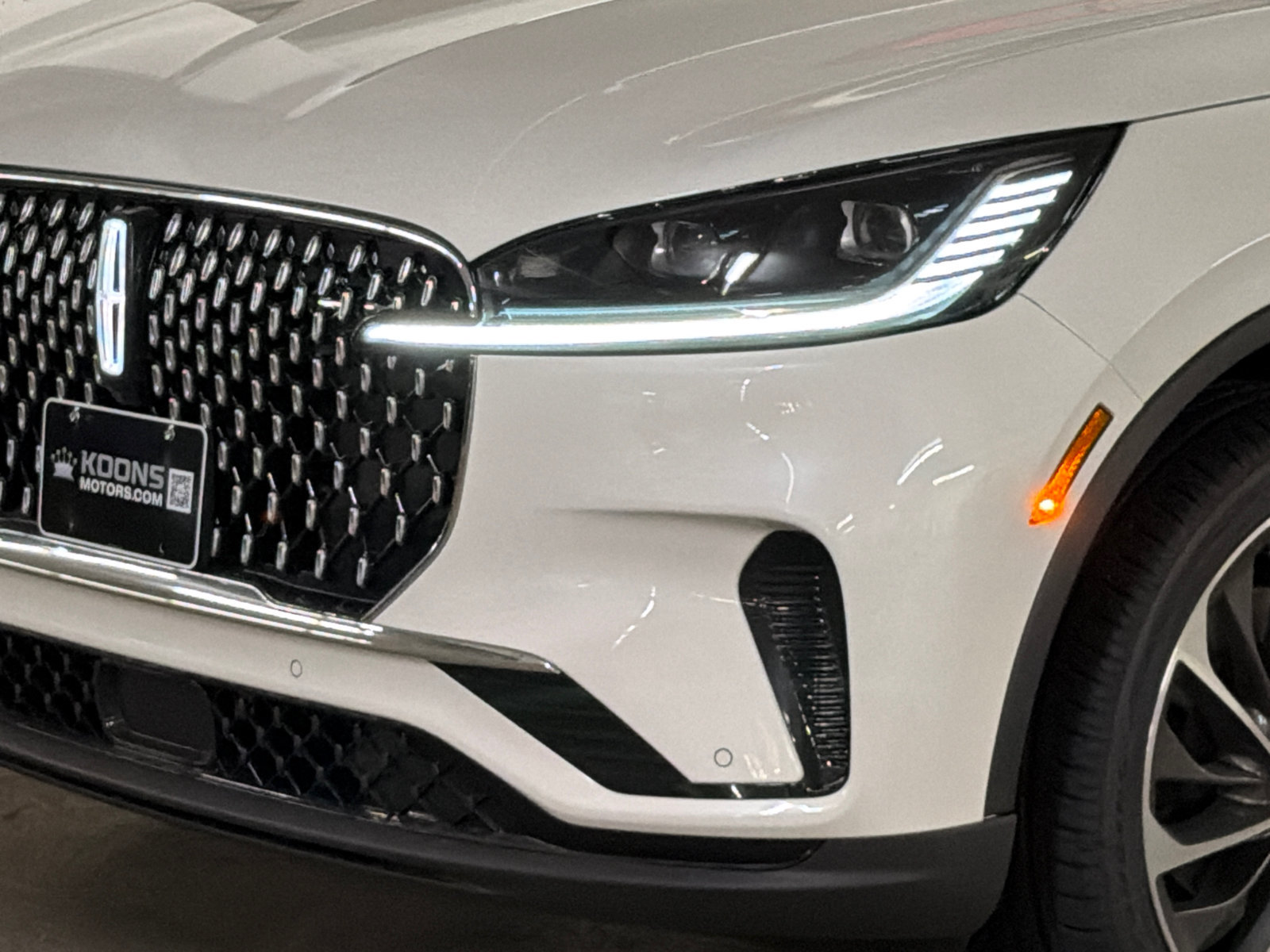 New 2027 Lincoln Aviator Reserve AWD/4WD image 2