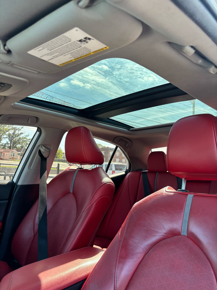 Used 2020 Toyota Camry XSE image 11