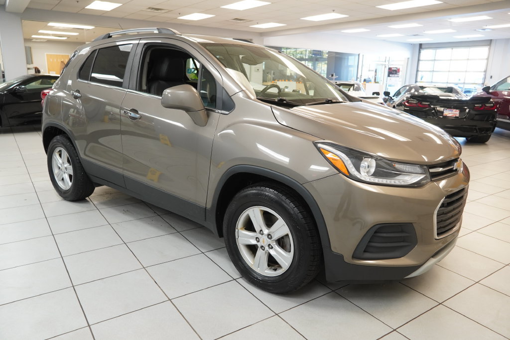 Used 2020 Chevrolet Trax LT w/ Driver Confidence Package FWD image 13