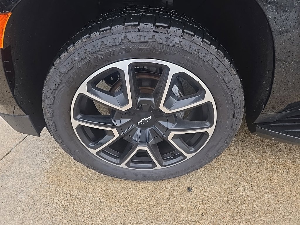 Used 2021 Chevrolet Tahoe RST w/ Luxury Package AWD/4WD image 27